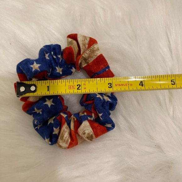 Patriotic Hair Scrunchie. Rustic USA Flag Print. Multicolor. Mini - Picture 6 of 6